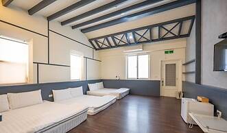Yuanjyuge B&B