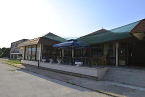 Motel Licki Krovovi