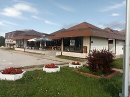 Motel Licki Krovovi