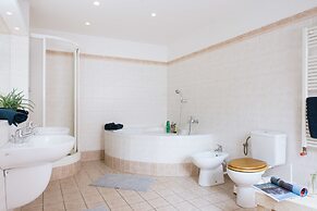 Golden Angel Apartment
