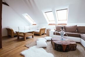 Golden Angel Apartment