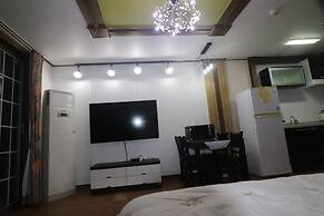 Gyeongju Raspberry Pension