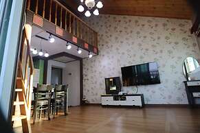 Gyeongju Raspberry Pension