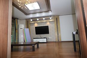 Gyeongju Raspberry Pension