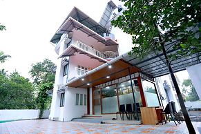 Base9 Airport Hotel