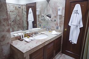 Luoxo Hotel