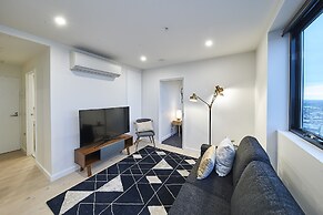 Mega Style Apartments The International