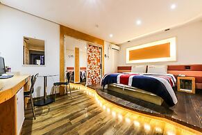 Born Hotel Cheongju