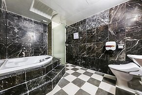 Born Hotel Cheongju