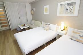 Nipponbashi Art Hotel