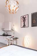 F11 Gallery