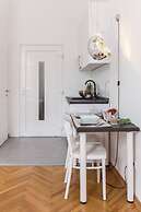 F11 Gallery