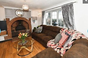 Charming 5-bed House in Boston Lincolnshire