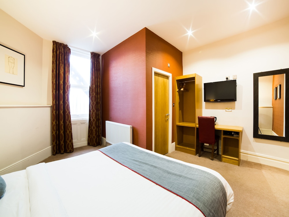 OYO Imperial Hotel