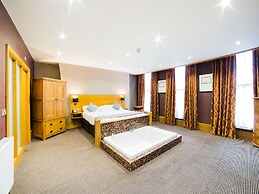 OYO Imperial Hotel