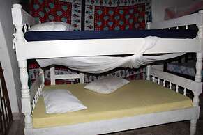 Travellers Paradise Diani - Hostel