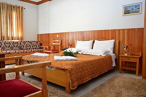 Hotel Adonis