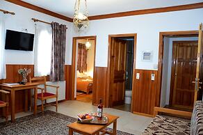 Hotel Adonis