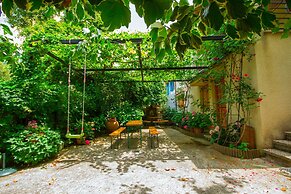 Kyveli Cottage