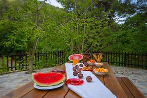 Persephone Cottage - Enhance Your Senses