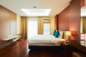 42 Grand Residence