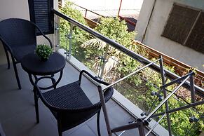 42 Grand Residence