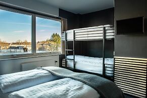 Hotel B
