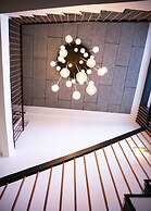 Hotel B