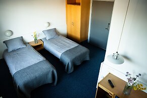 Hotel B