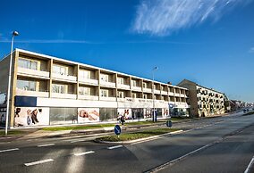 Hotel B