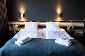 Hotel B