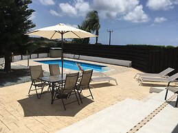 3 Bed Villa 10 Minutes Drive From Beautiful Beach