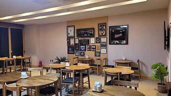 World Tourist Hotel