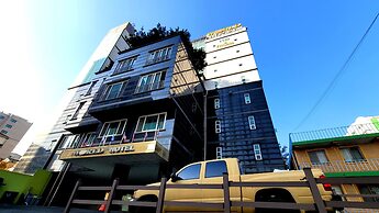 World Tourist Hotel
