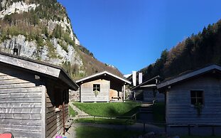 Hüttenhotel Husky Lodge