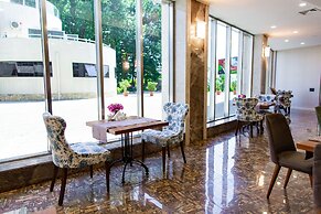 Khazar Palace Hotel & Restaurant