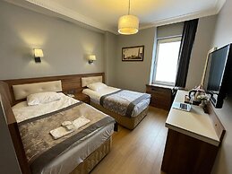 My Rose Hotel