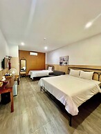 Vida Loca Resort & Sunset Beach