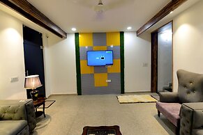 Hotel The Yellow