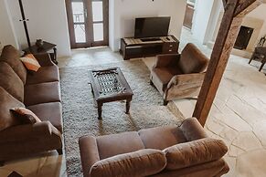 Ariadni Gaia Cottage