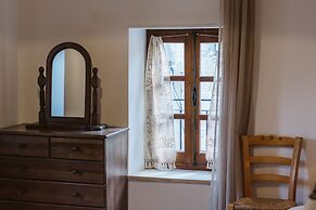 Ariadni Gaia Cottage