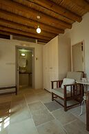 Thyone Studio Cottage