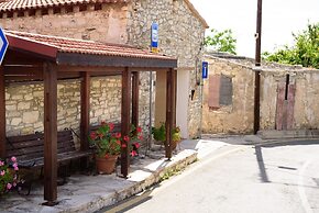 Thyone Studio Cottage