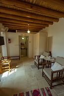 Thyone Studio Cottage