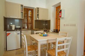 Thyone Uno Bal Cottage
