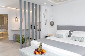 Crystal Mare Suites