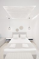 Crystal Mare Suites