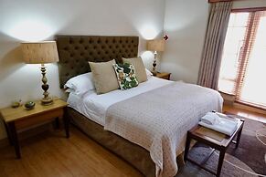 The WhiteHouse B&B