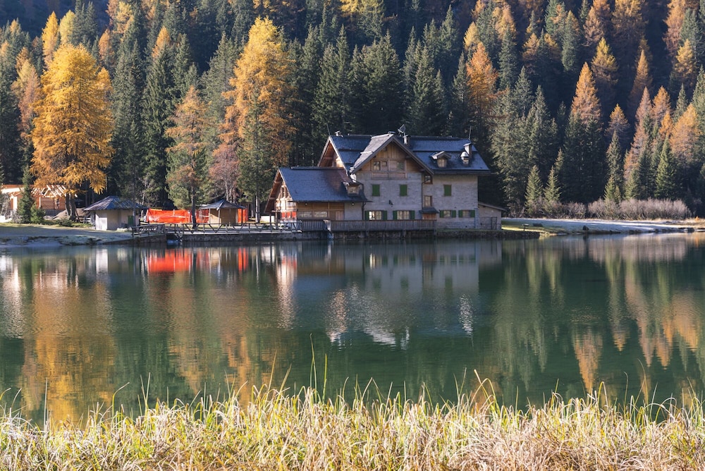 Rifugio Lago Nambino