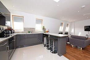 Modern & Spacious 2 Bed Apartment at Clapham Junction